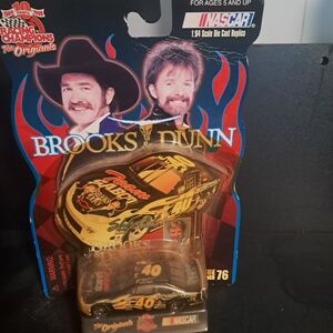 Brooks & Dunn NASCAR Die-Cast Car